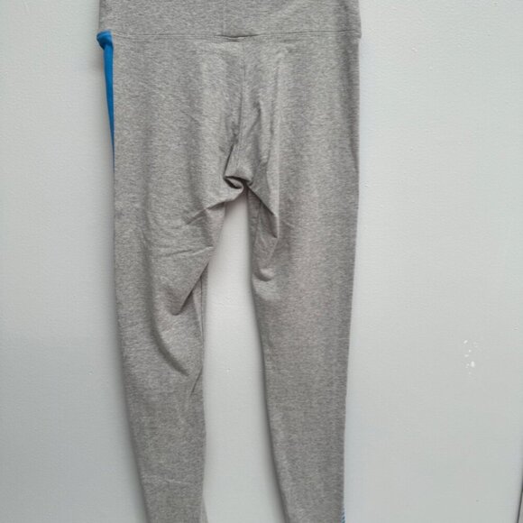 Women’s VS Workout Leggings Size Medium - Picture 3 of 6
